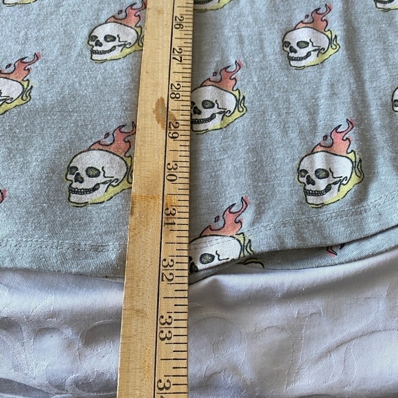 Torrid Women's Pale Green‎ Skull Print Tank Top Size 26 - Picture 6 of 10